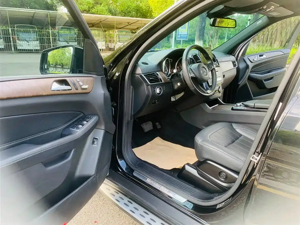 Mercedes-Benz GLE 2018 — фото 13