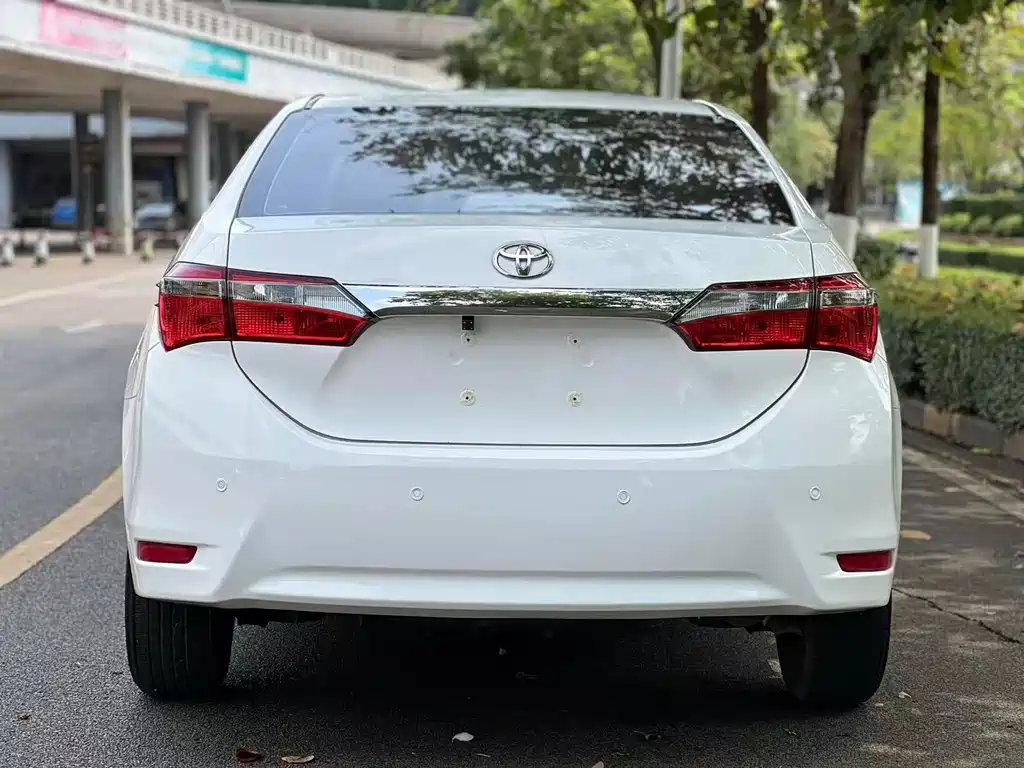 Toyota Corolla 2018 — фото 5