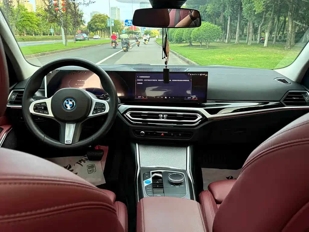 BMW i3 2024