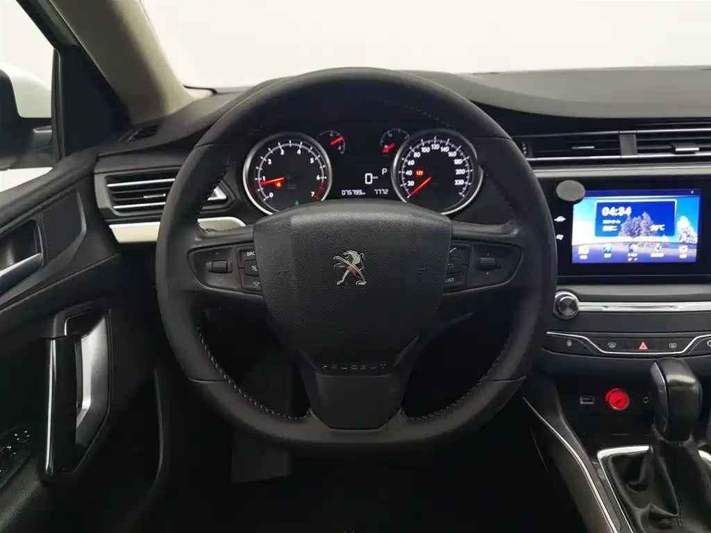 Peugeot 408 2017 — фото 11