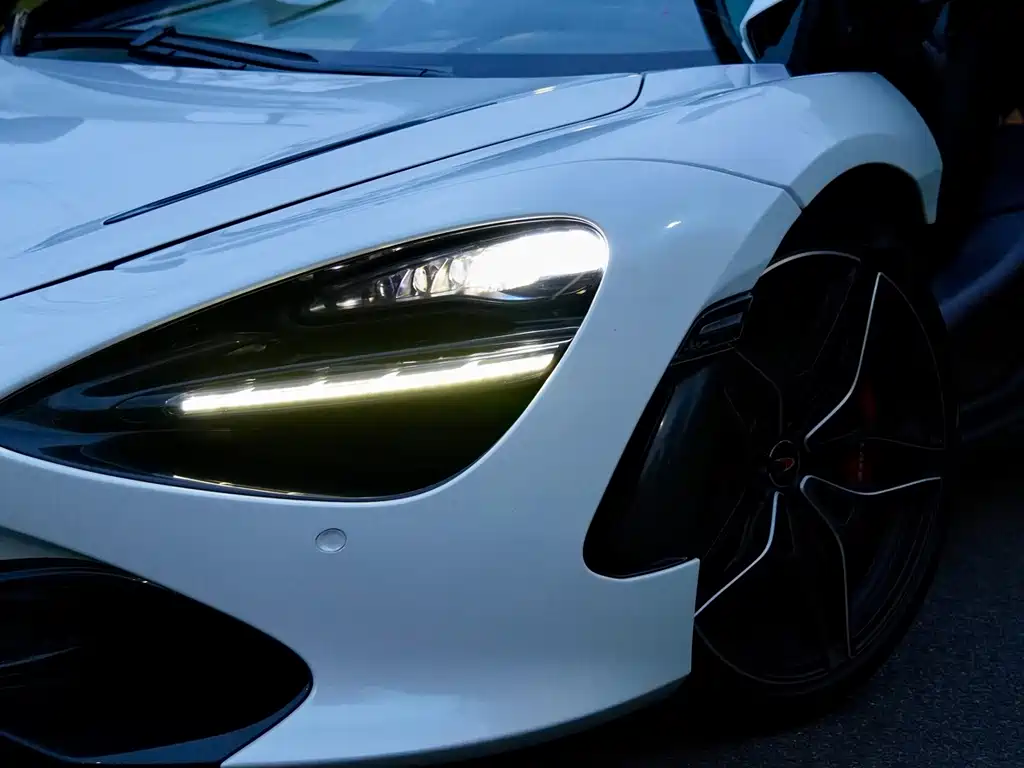 McLaren 720S 2019 — фото 14