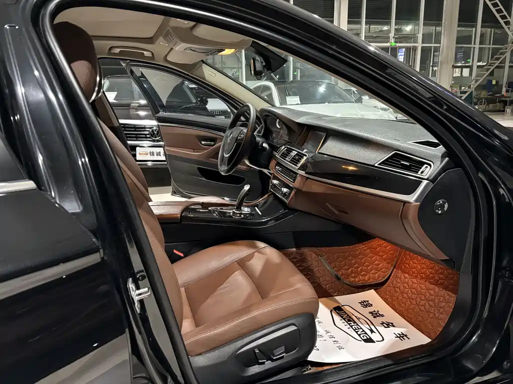 BMW 5 Series 2014 — фото 11