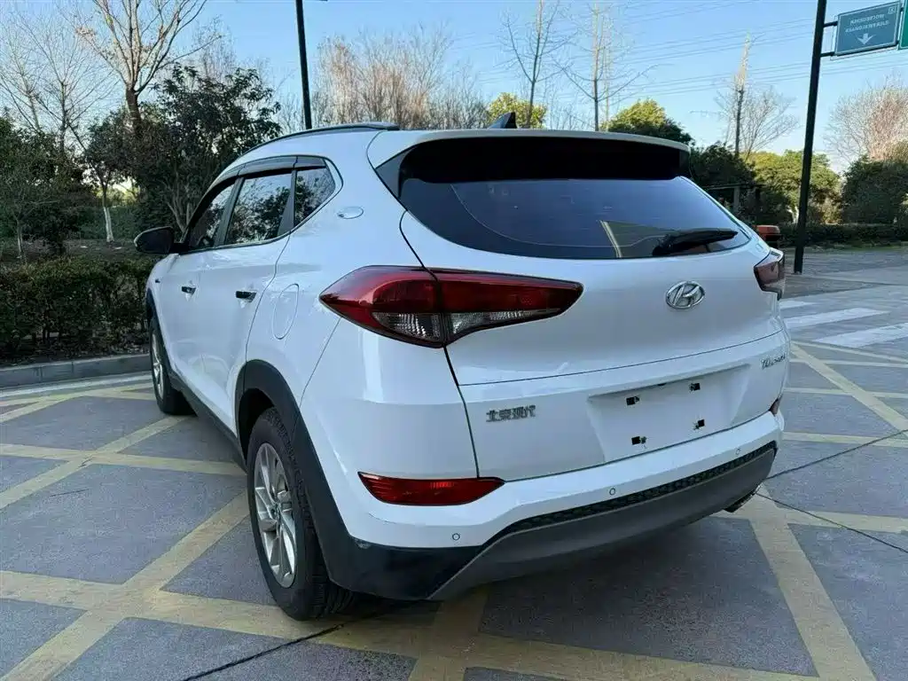 Hyundai Tucson 2017 — фото 13