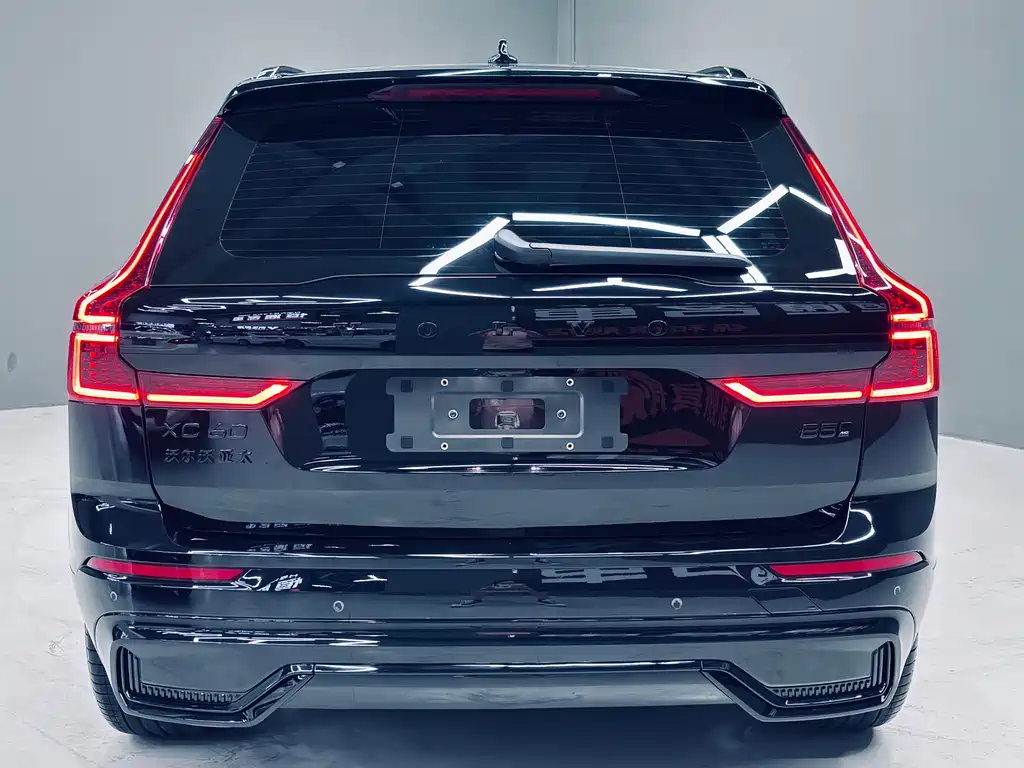 Volvo XC60 2025 — фото 4