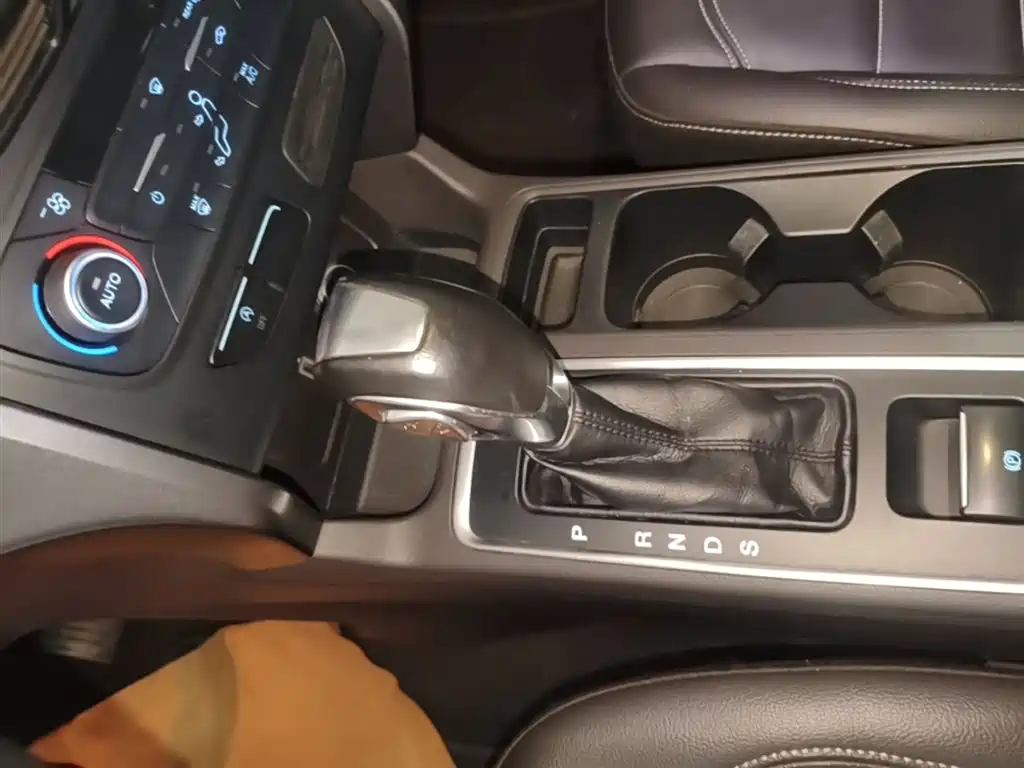 Ford Kuga 2019 — фото 14