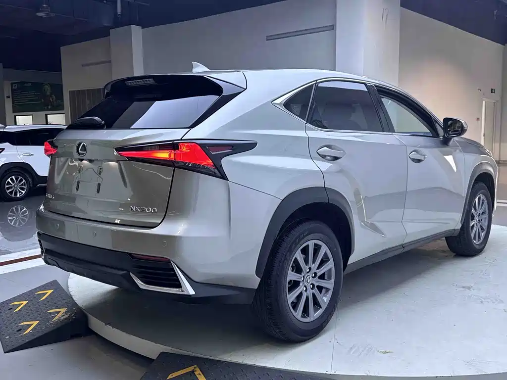 Lexus NX 2020