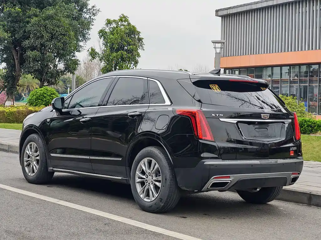 Cadillac XT5 2021 — фото 6