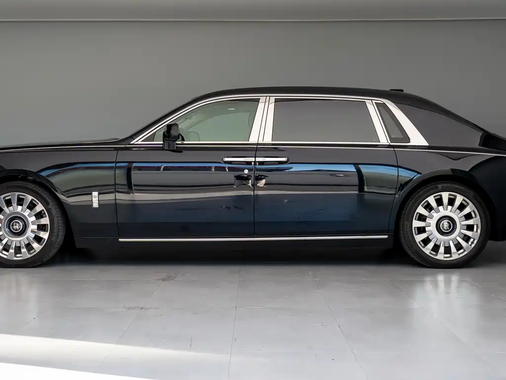 Rolls-Royce Phantom 2020 — фото 3