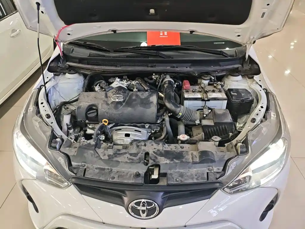 Toyota Yaris L 2023 — фото 20