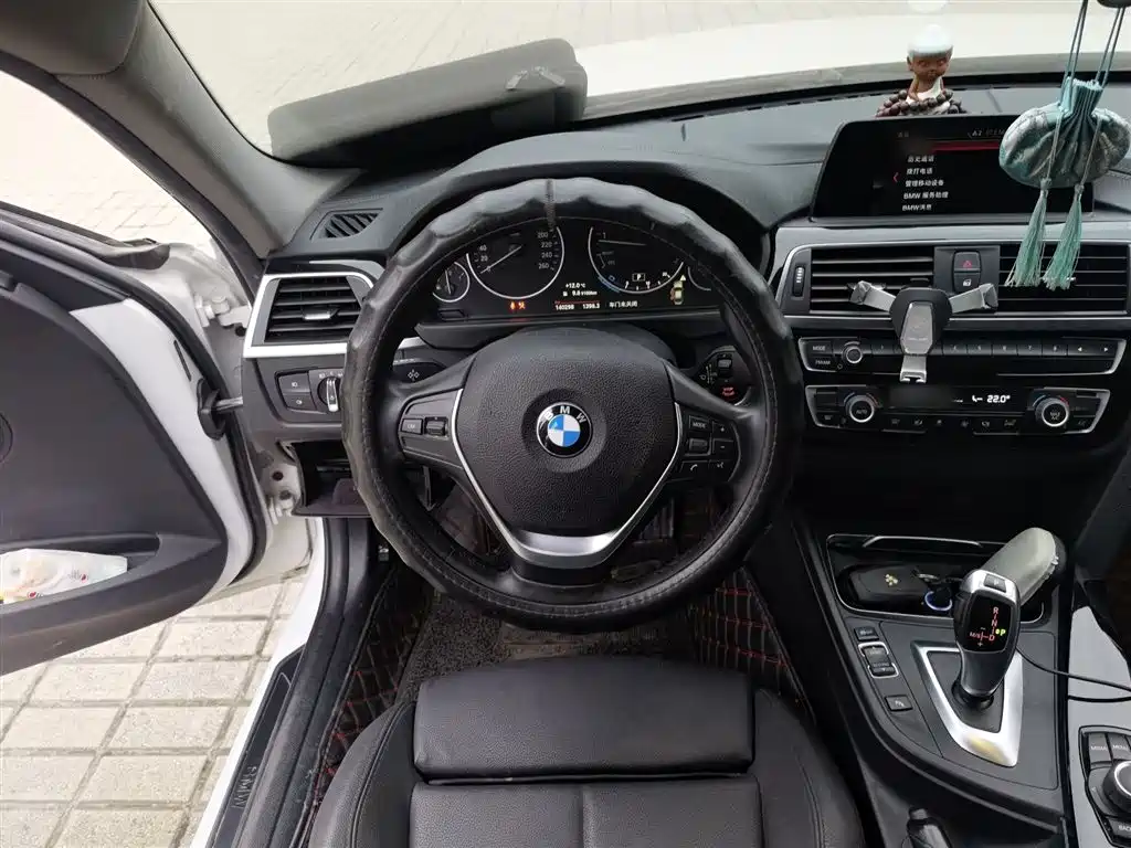 BMW 3 Series 2018 — фото 3