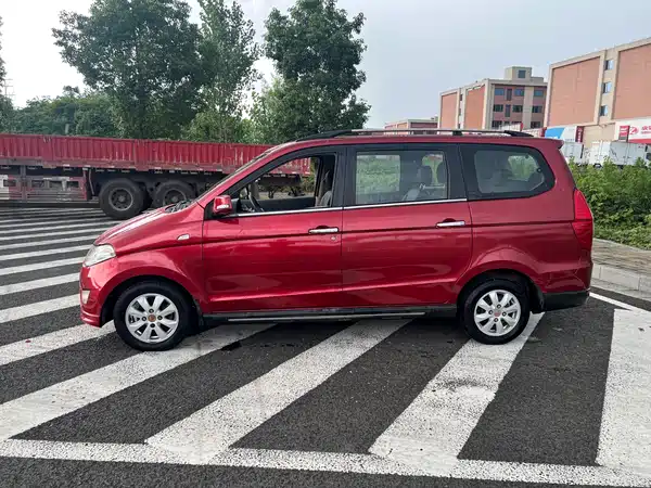 Wuling Hongguang 2014