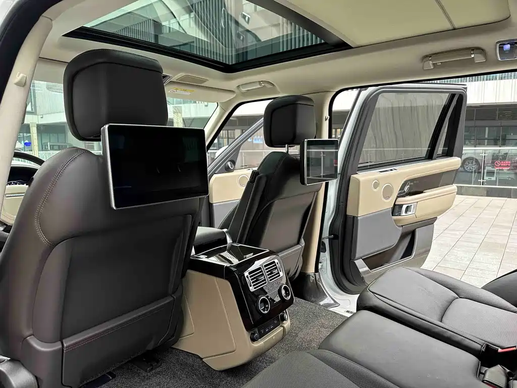 Land Rover Range Rover 2021 — фото 12