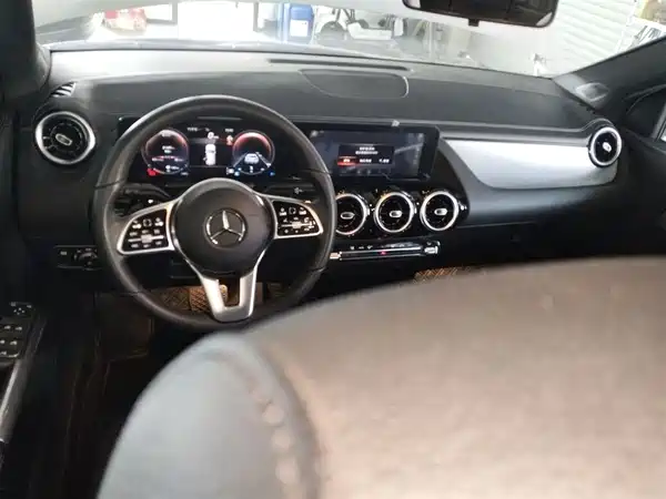 Mercedes-Benz GLA 2023