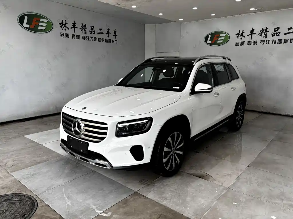 Mercedes-Benz GLB 2025 — фото 1