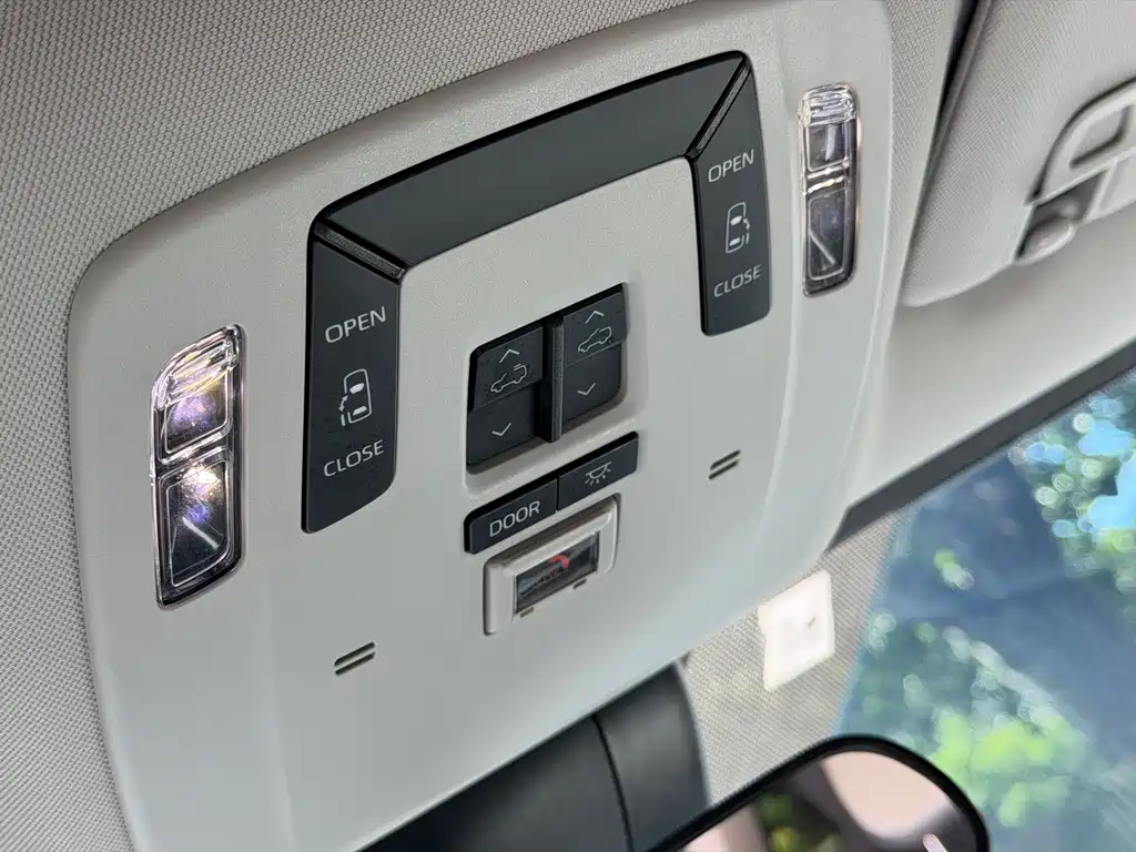 Toyota Sienna 2024 — фото 16