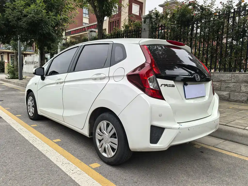 Honda Fit 2016 — фото 7
