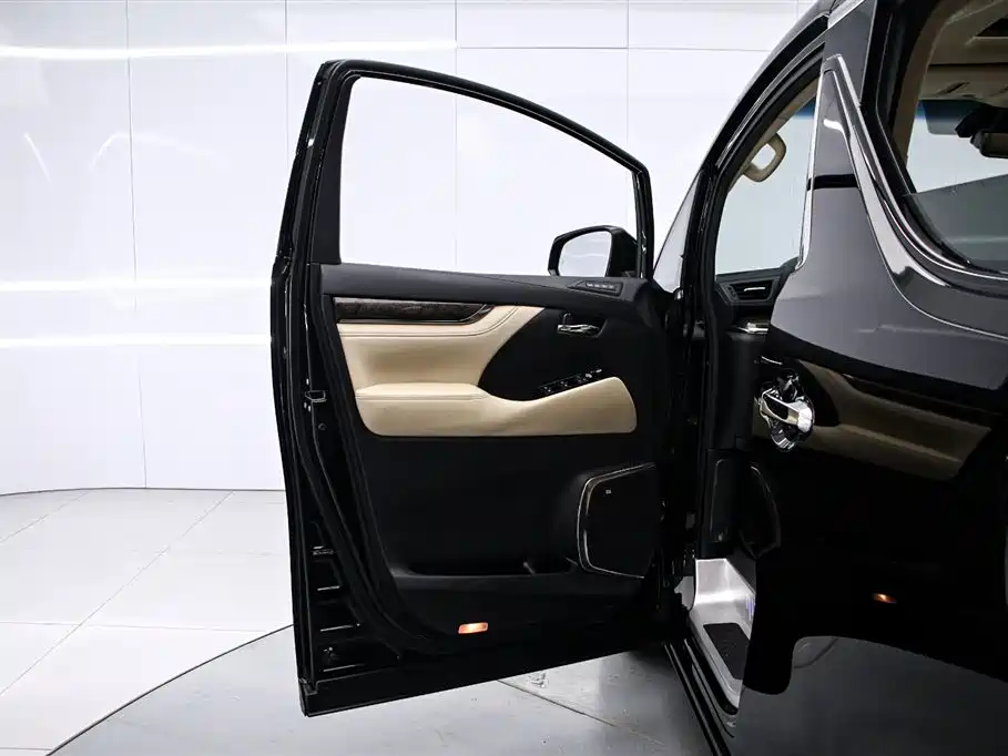 Toyota Vellfire 2020 — фото 11