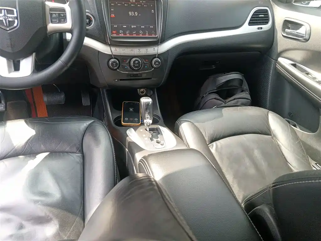 Dodge Journey 2016 — фото 10