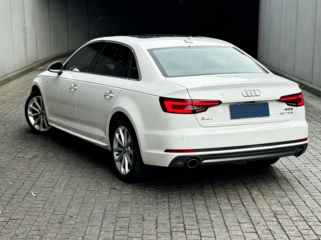 Audi A4L 2018 — фото 10