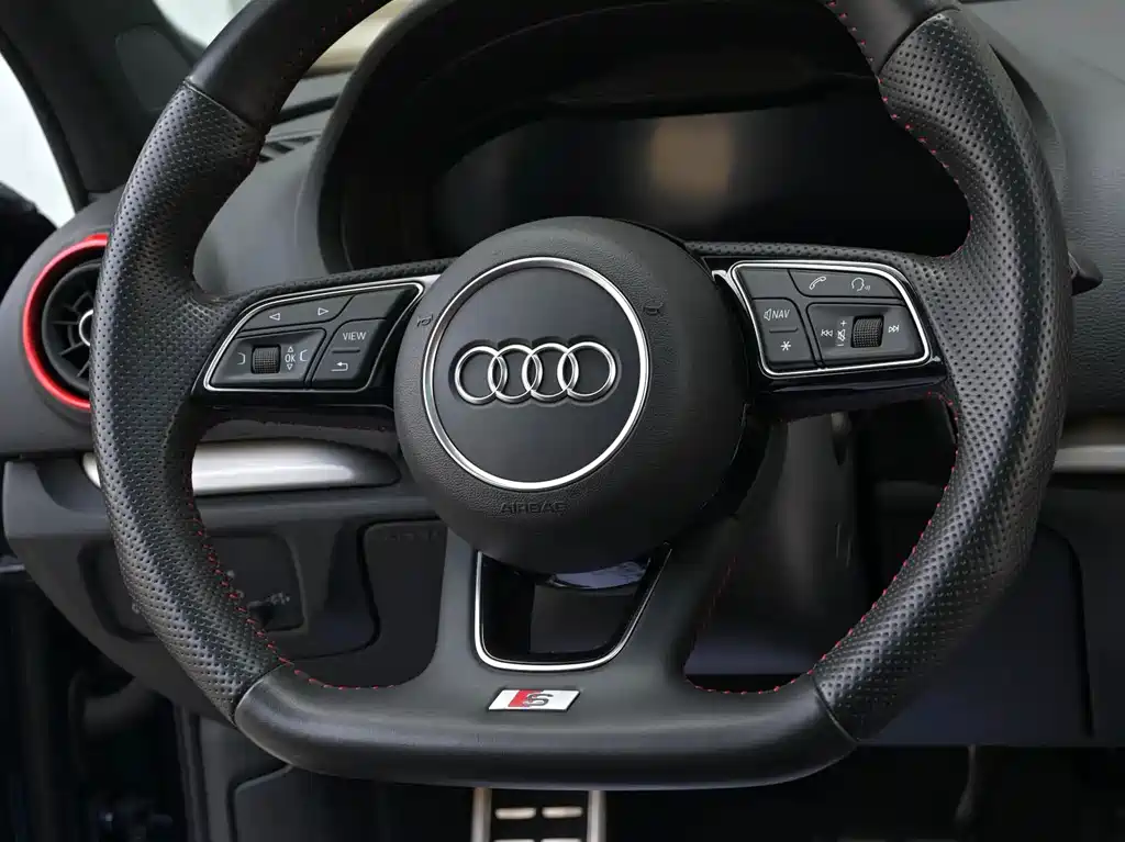 Audi S3 2019 — фото 10