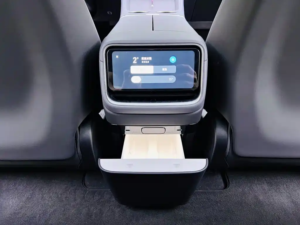Xiaomi YU7 2026 — фото 15