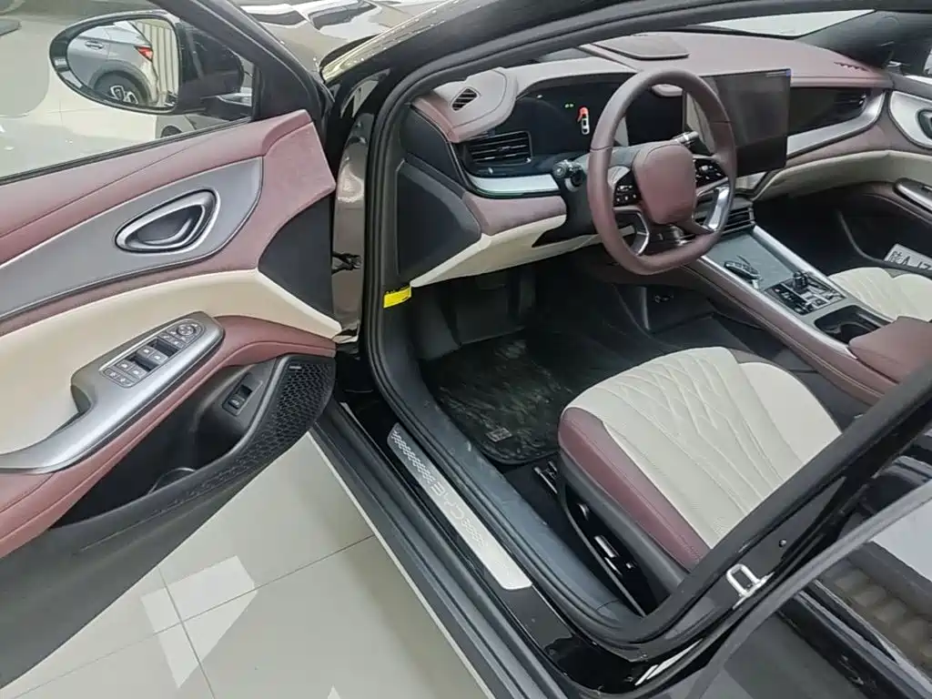 BYD Seal 07 DM-i 2026 — фото 12