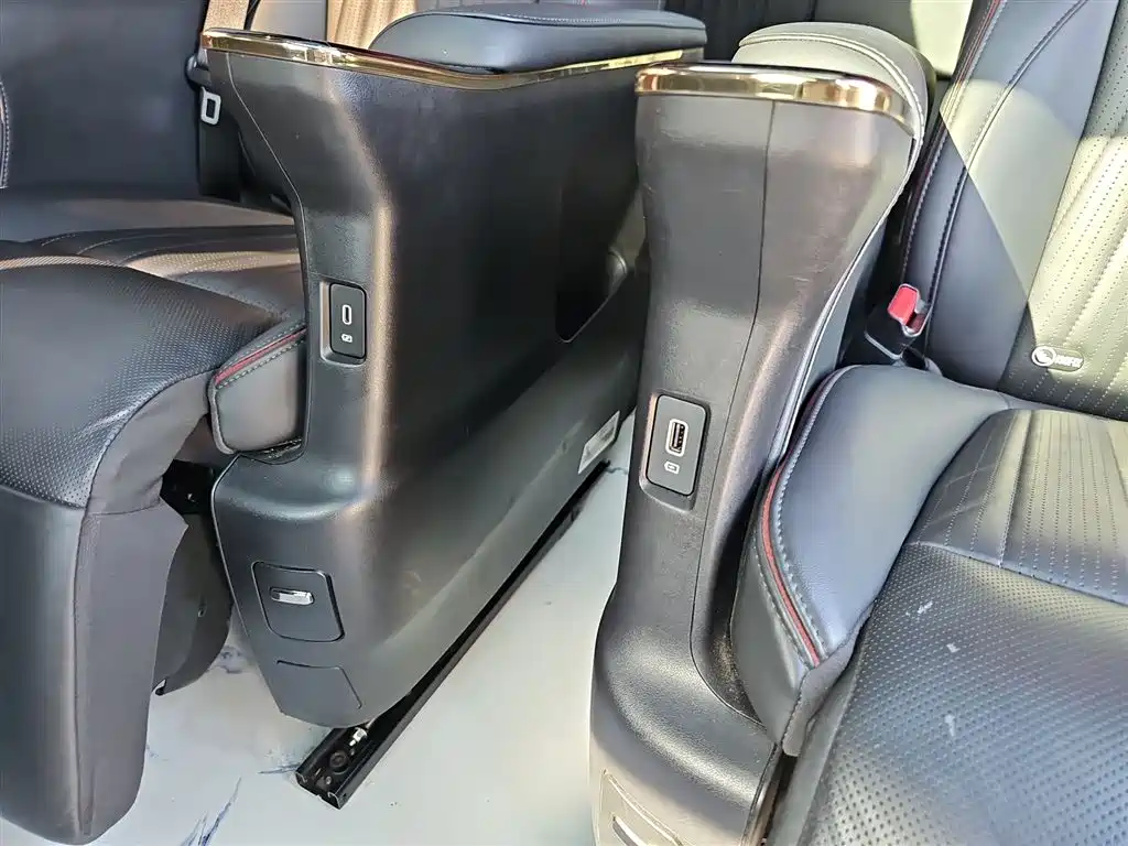 GAC Motor Trumpchi M8 2023 — фото 20
