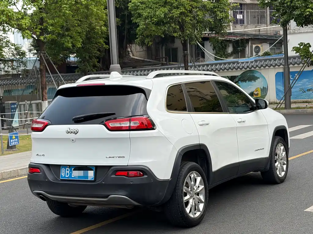 Jeep Cherokee 2014 — фото 4