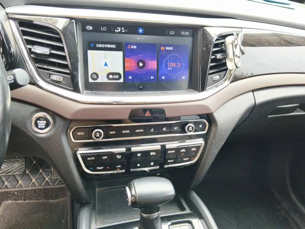 GAC Trumpchi GS8 2017 — фото 14