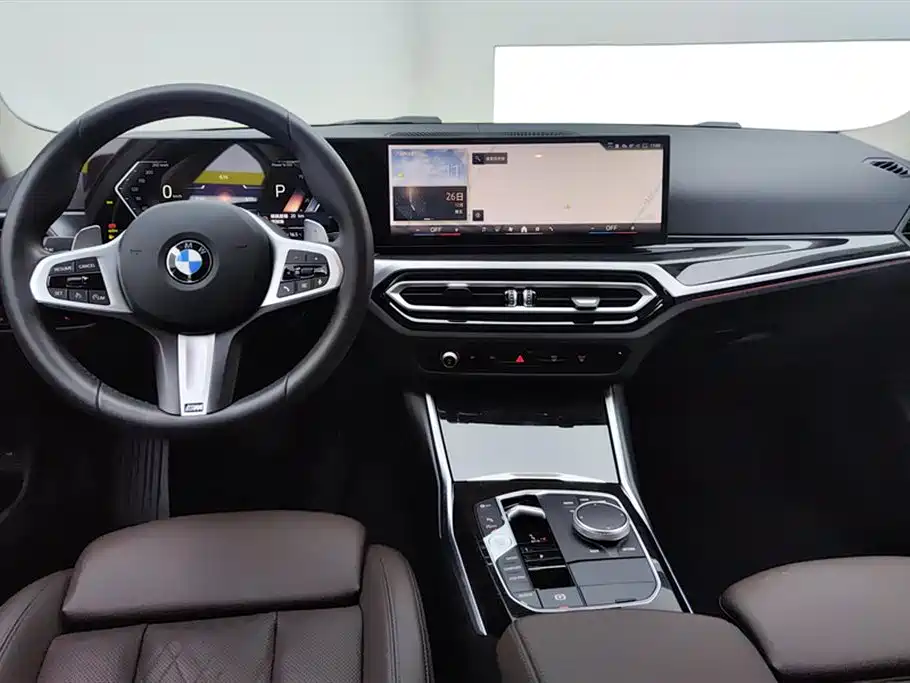 BMW 3 Series 2024 — фото 12