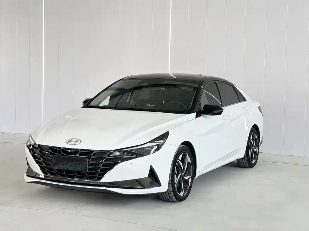Hyundai Elantra 2022