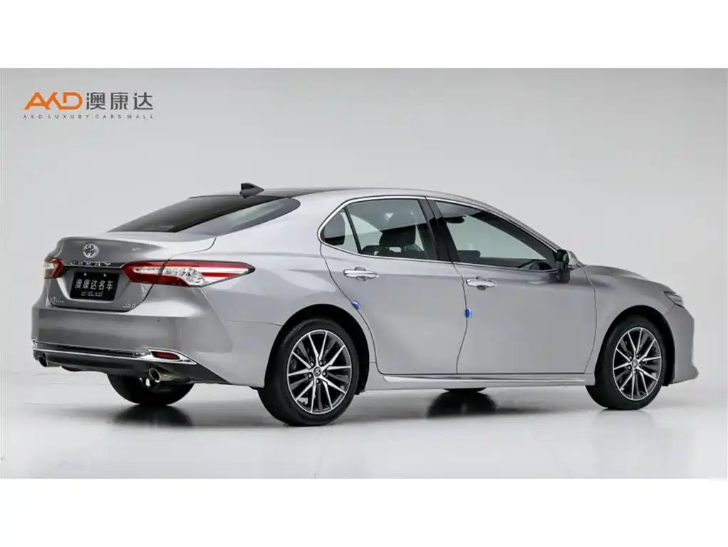 Toyota Camry 2023 — фото 3