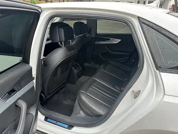 Audi A4L 2022