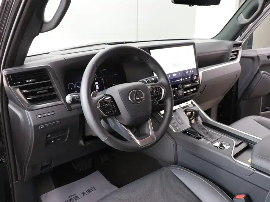Lexus GX 2025 — фото 13