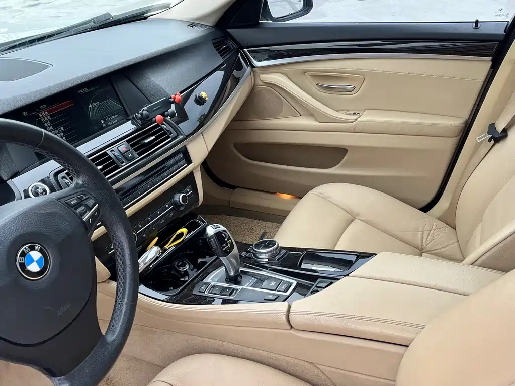 BMW 5 Series 2013 — фото 22