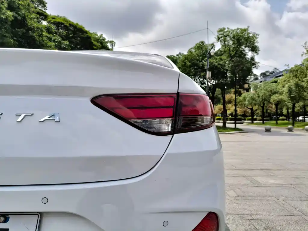 Hyundai Elantra 2021 — фото 16