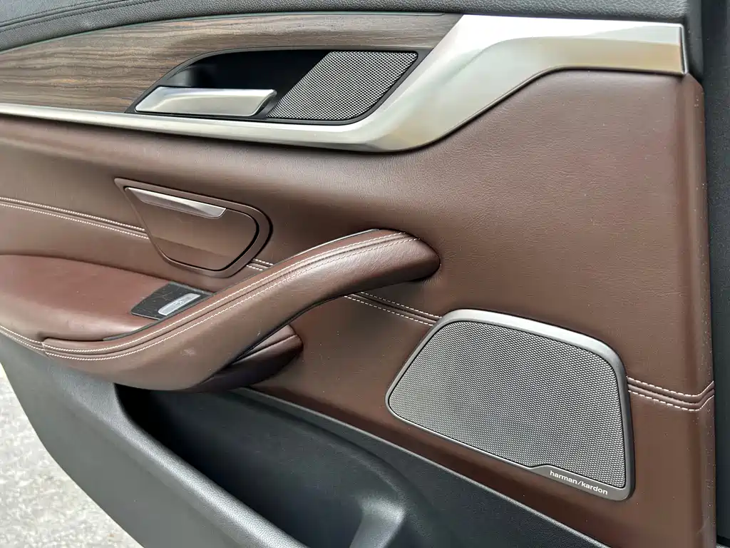 BMW 5 Series 2019 — фото 18
