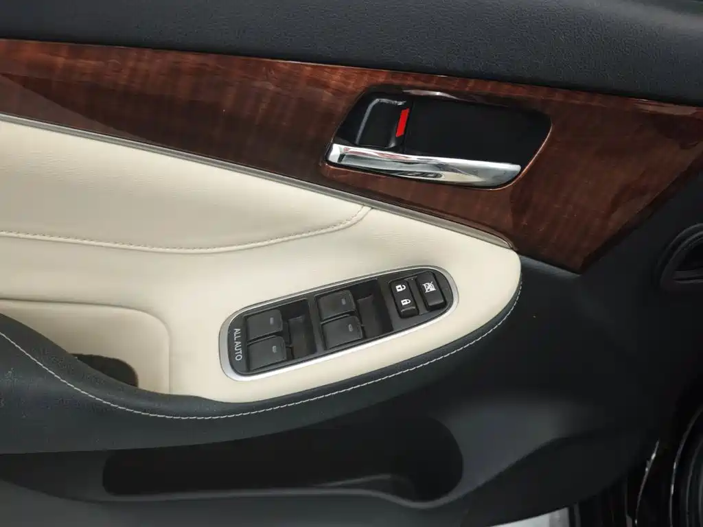Toyota Crown 2017 — фото 14