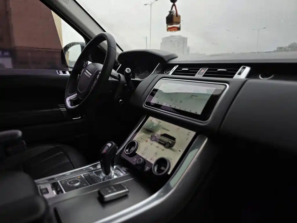 Land Rover Sport 2019 — фото 11