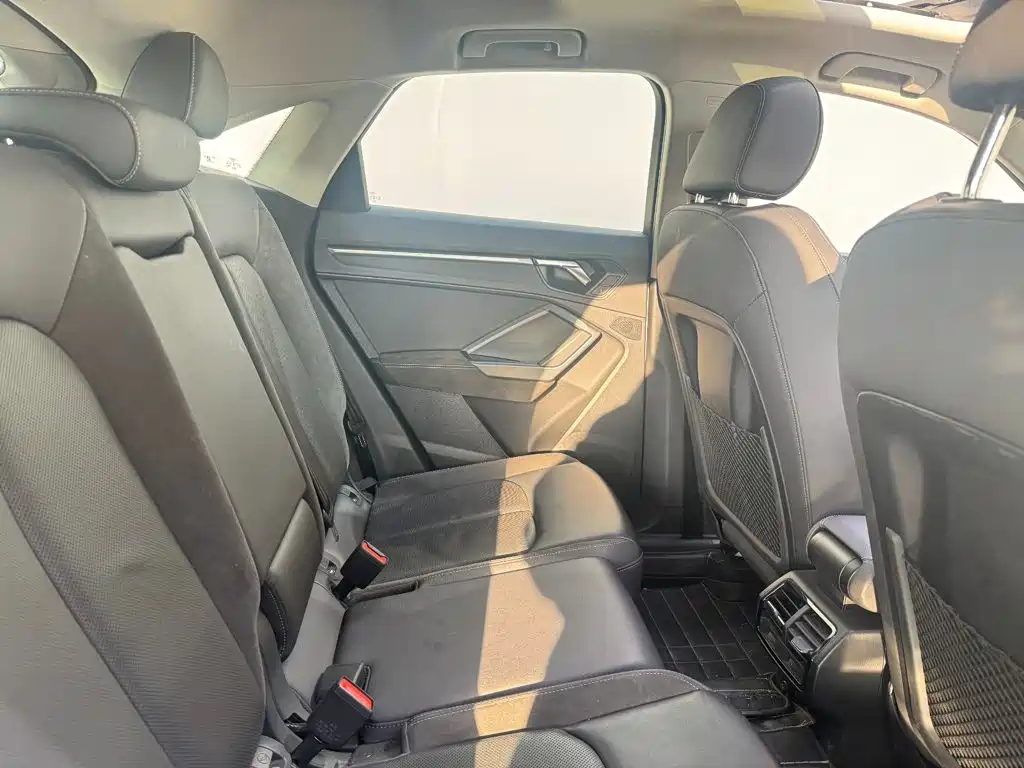 Audi Q3 Sportback 2023 — фото 8
