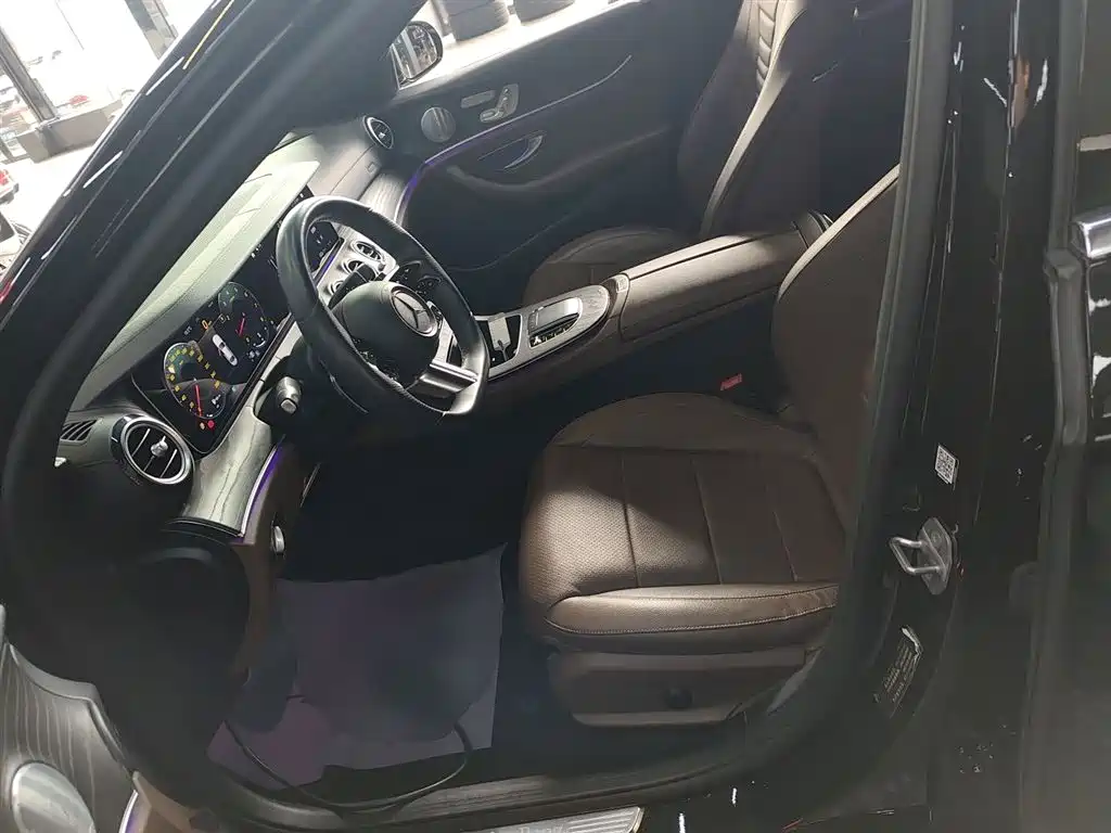 Mercedes-Benz E-Class 2020 — фото 11
