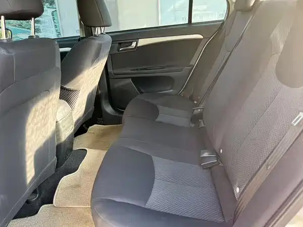 Roewe 350 2015
