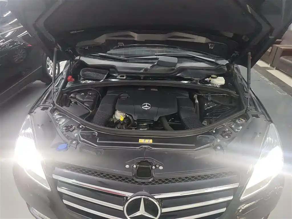 Mercedes-Benz R-Class 2016 — фото 20