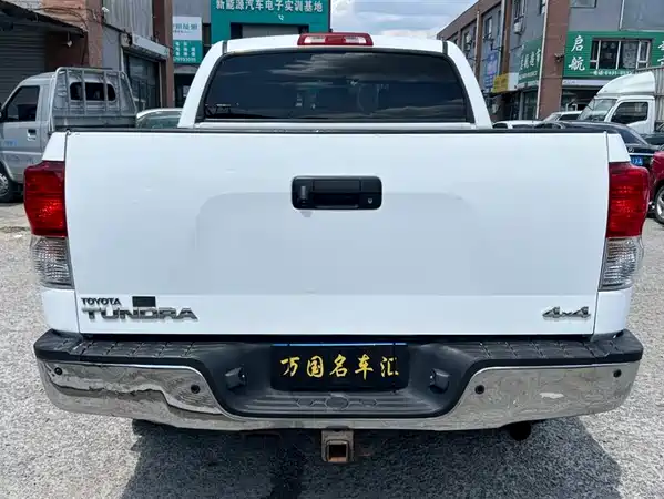 Toyota Tundra 2011
