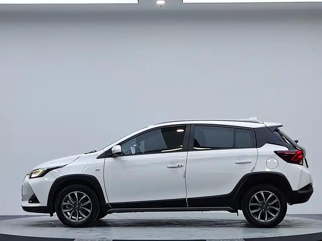 Toyota Yaris L 2022