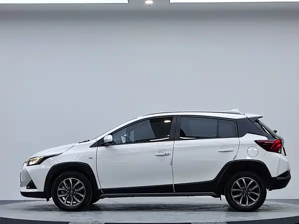 Toyota Yaris L 2022