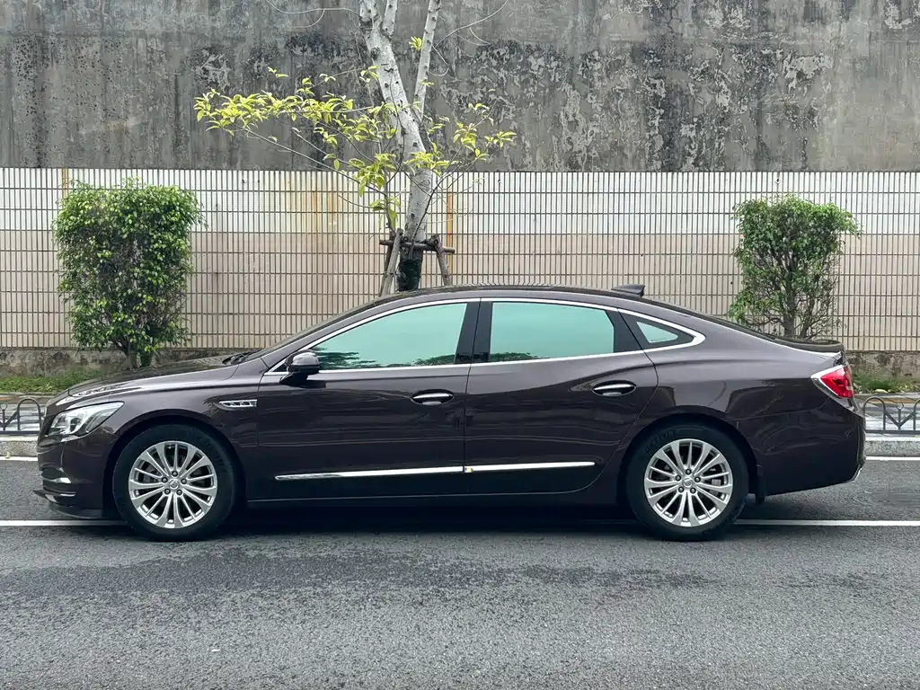Buick LaCrosse 2017 — фото 8