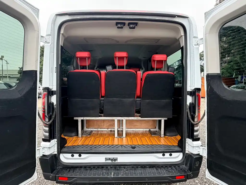 Ford Transit T8 2024 — фото 14