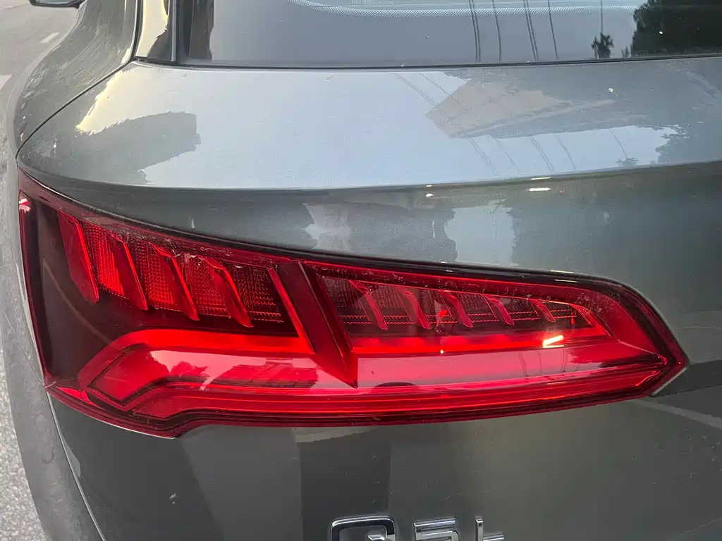 Audi Q5L 2021 — фото 11