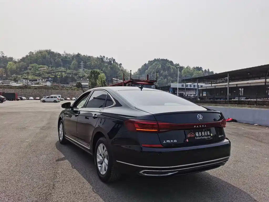 Volkswagen Passat 2023